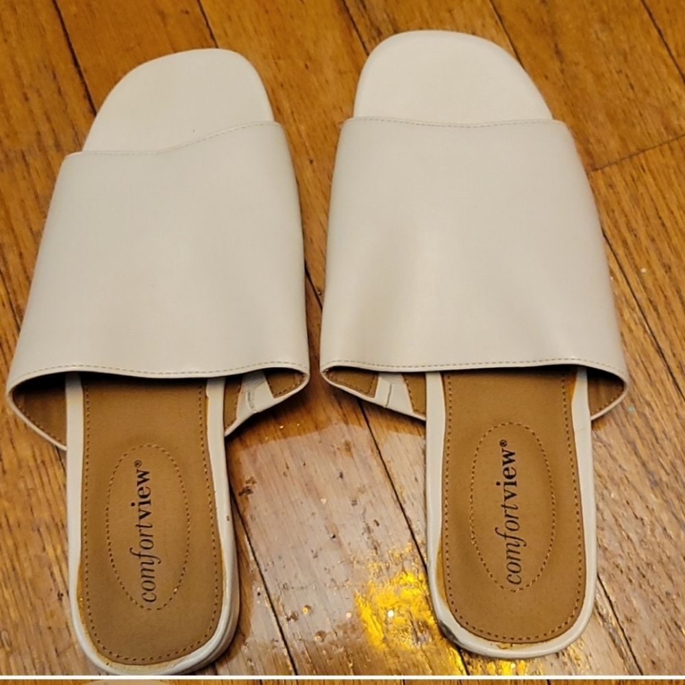 Comfortview Women's Off White Slippers Size  7W